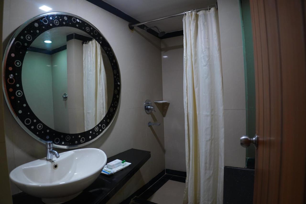 Hotel Grand Nagarjuna By Konark Hotels Guntūr Esterno foto
